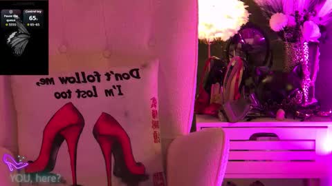 Snapshot of zoemesmerizee chatting on 11.12.25 ZoeMesmerize online show from 11.12.25