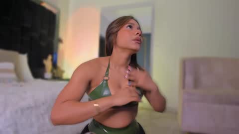 zoevidal_ online show from 09.12.25