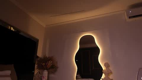 zoevidal_ online show from 01.08.26