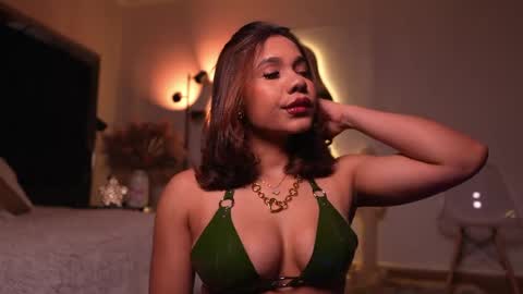 zoevidal_ online show from 04.18.26