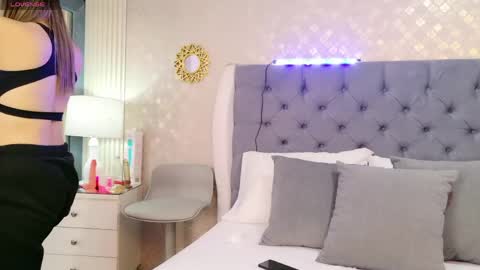 Snapshot of zoewilliis chatting on 04.26.26 ZoeWilliis online show from 04.26.26