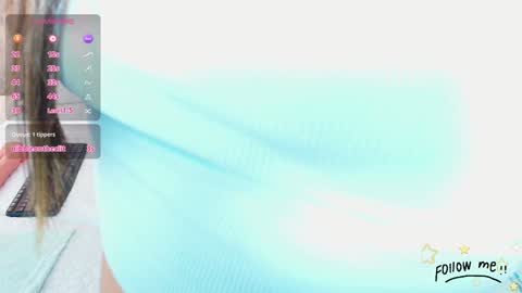 Snapshot of zoey_it chatting on 01.22.25 zoe online show from 01.22.25