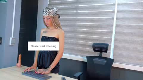 Snapshot of zoeypetit chatting on 05.03.26 Zoey online show from 05.03.26