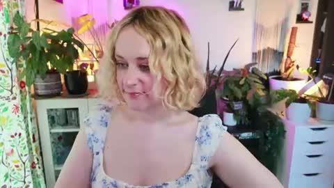 Snapshot of zoeyryan chatting on 06.12.26 Zoey Ryan online show from 06.12.26