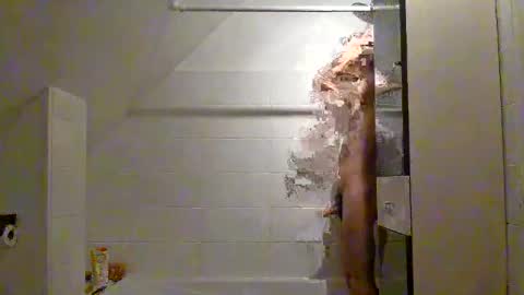 Snapshot of zommmmmmmmm chatting on 11.30.25 zom online show from 11.30.25