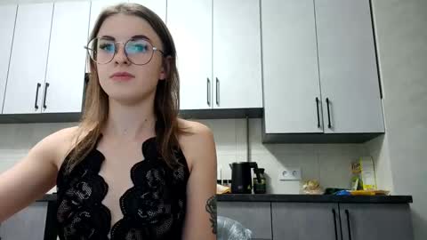 Snapshot of zoriana20 chatting on 10.07.25 zoriana20 online show from 10.07.25