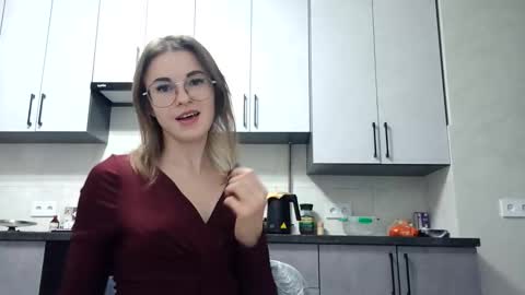 Snapshot of zoriana20 chatting on 10.26.25 zoriana20 online show from 10.26.25