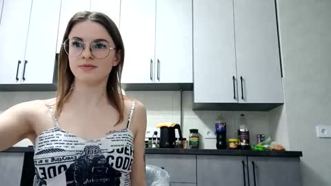 Snapshot of zoriana20 chatting on 12.02.25 zoriana20 online show from 12.02.25