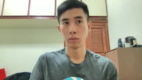 Snapshot of zseszsesz chatting on 12.05.24 Z online show from 12.05.24