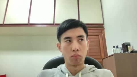 Snapshot of zseszsesz chatting on 01.12.25 Z online show from 01.12.25