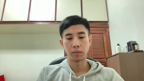 Snapshot of zseszsesz chatting on 02.02.25 Z online show from 02.02.25