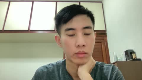 Snapshot of zseszsesz chatting on 03.08.25 Z online show from 03.08.25