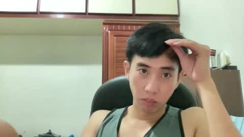 Snapshot of zseszsesz chatting on 10.21.25 Z online show from 10.21.25