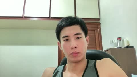 Snapshot of zseszsesz chatting on 10.22.25 Z online show from 10.22.25