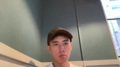 Snapshot of zseszsesz chatting on 11.23.25 Z online show from 11.23.25