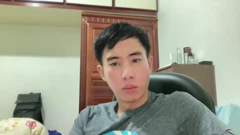 Snapshot of zseszsesz chatting on 04.12.26 Z online show from 04.12.26