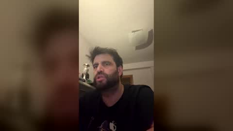Snapshot of zurdineno chatting on 04.24.26 zurdineno online show from 04.24.26