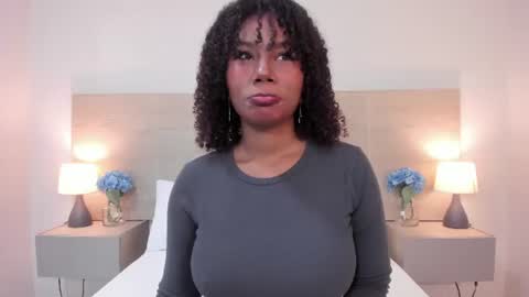 Zuri Smith online show from 06.11.26
