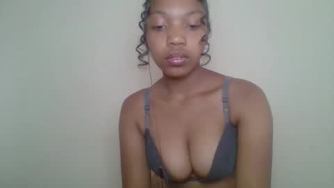 zyraelle_01 online show from 05.14.26