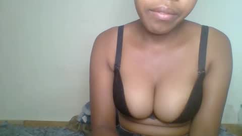 zyraelle_01 online show from 05.17.26