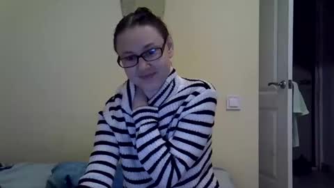 Zyuhre online show from 10.13.25