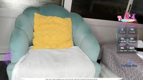 Snapshot of zzzbutterflyxxx chatting on 02.26.26 Miss Carla online show from 02.26.26