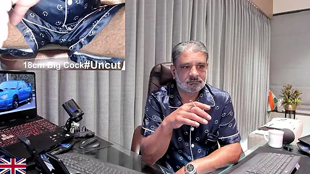 Snapshot of OnlineBossUK chatting on 02.24.26 OnlineBossUK online show from 02.24.26