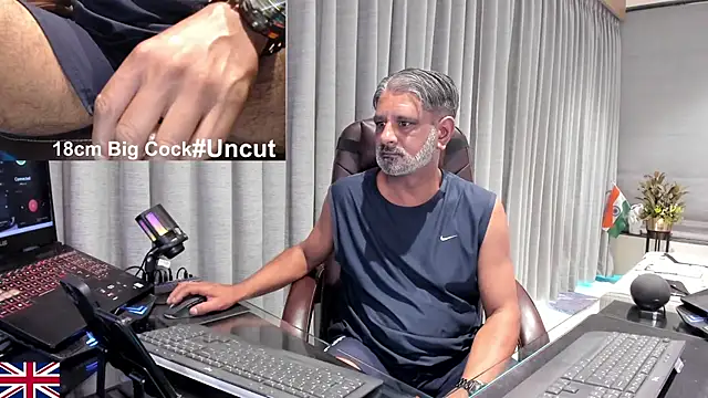 Snapshot of OnlineBossUK chatting on 02.28.26 OnlineBossUK online show from 02.28.26