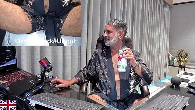 Snapshot of OnlineBossUK chatting on 03.04.26 OnlineBossUK online show from 03.04.26