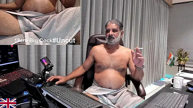 Snapshot of OnlineBossUK chatting on 03.08.26 OnlineBossUK online show from 03.08.26