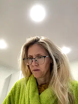 angelmommu online show from 10.24.25