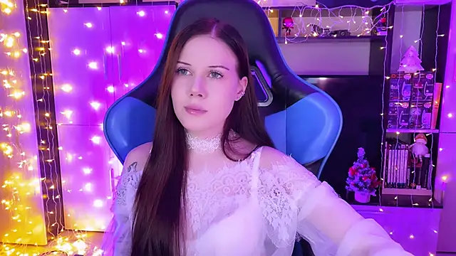 Snapshot of jasminevine chatting on 12.22.24 jasminevine online show from 12.22.24