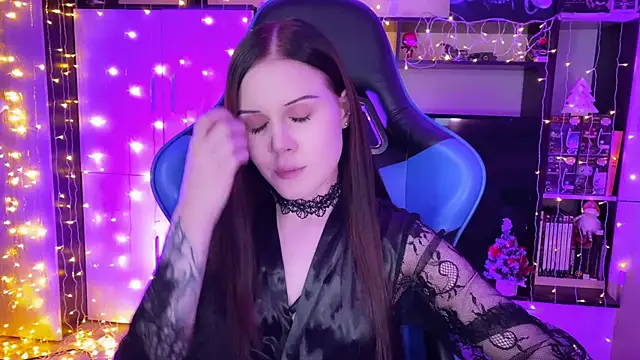 Snapshot of jasminevine chatting on 12.23.24 jasminevine online show from 12.23.24