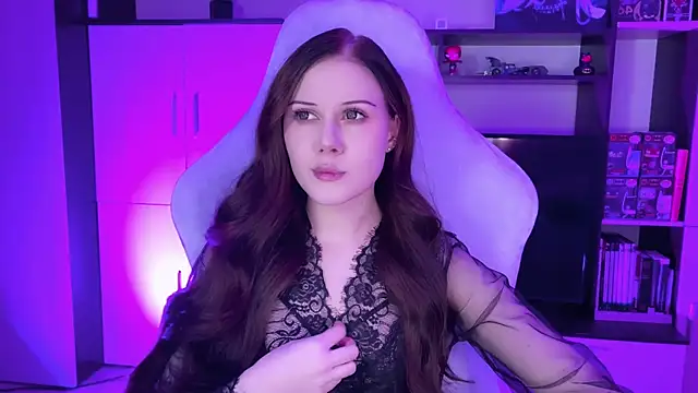 Snapshot of jasminevine chatting on 01.04.25 jasminevine online show from 01.04.25