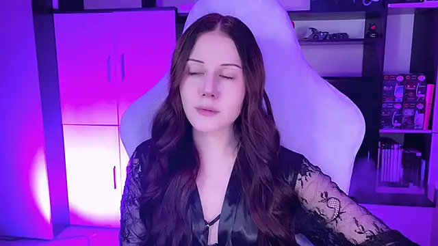 Snapshot of jasminevine chatting on 02.20.25 jasminevine online show from 02.20.25