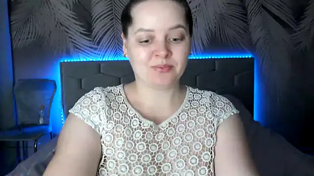 Snapshot of uliastar chatting on 02.05.25 uliastar online show from 02.05.25