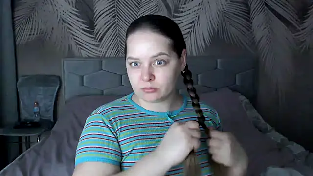 Snapshot of uliastar chatting on 02.06.25 uliastar online show from 02.06.25