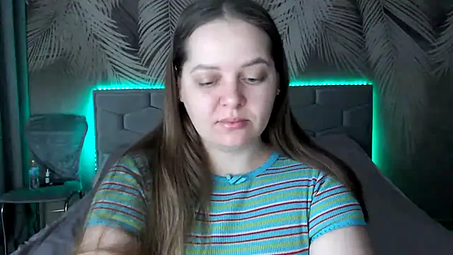 Snapshot of uliastar chatting on 02.13.25 uliastar online show from 02.13.25