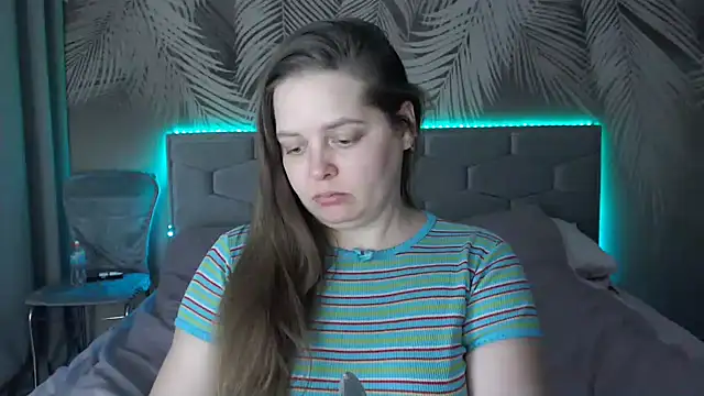 Snapshot of uliastar chatting on 02.13.25 uliastar online show from 02.13.25