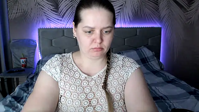 Snapshot of uliastar chatting on 02.27.25 uliastar online show from 02.27.25