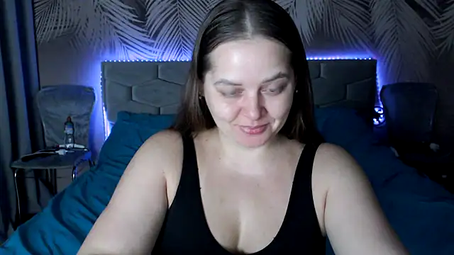 Snapshot of uliastar chatting on 11.24.25 uliastar online show from 11.24.25