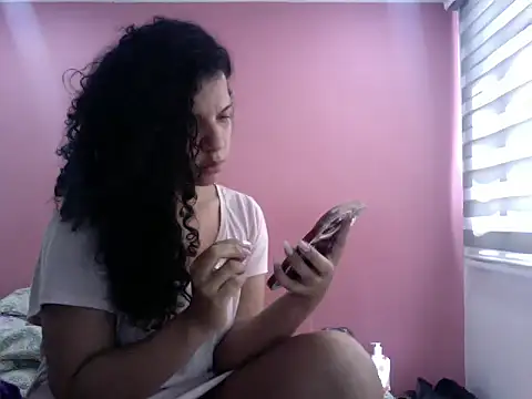 Snapshot of gatubelahot chatting on 01.14.25 gatubelahot online show from 01.14.25