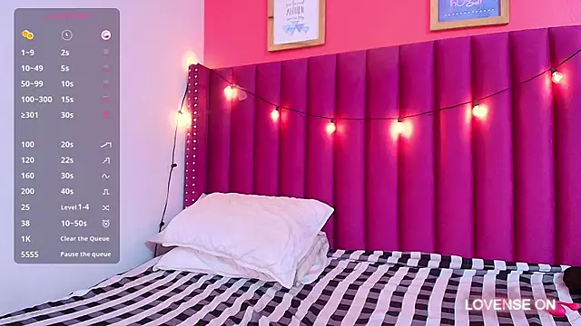 kinkylittlegirll online show from 12.17.24