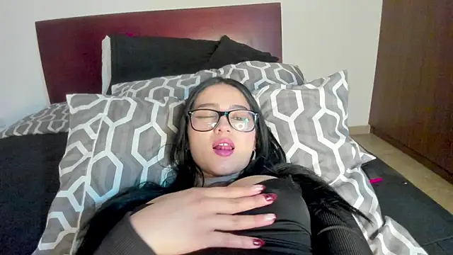 Hott Hanna online show from 10.18.25