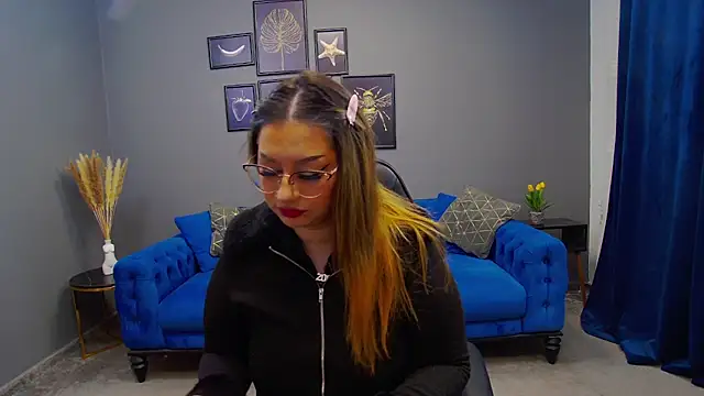 Katewalker  online show from 01.13.25