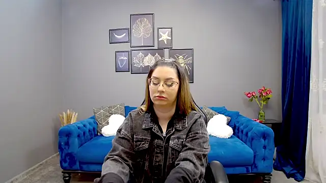 Katewalker  online show from 02.27.25