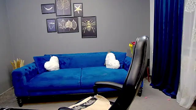 Katewalker  online show from 03.14.25