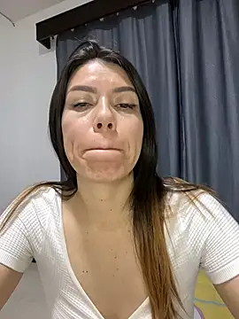 martina contreras online show from 02.22.25