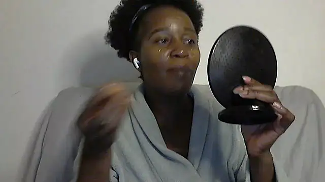 sluttylaura21 online show from 03.17.25