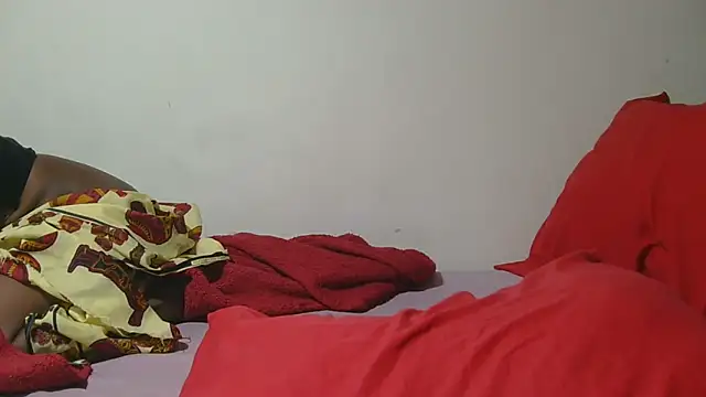 sluttylaura21 online show from 09.17.25